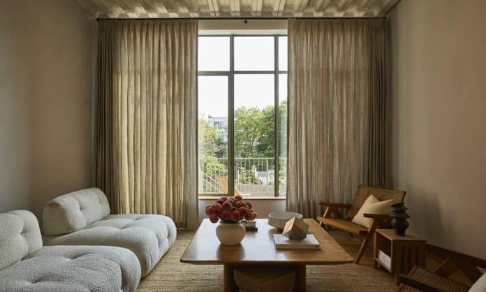 Hunter-Douglas-PowerView-Drapery-Motorization-Hardware-1-scaled-1